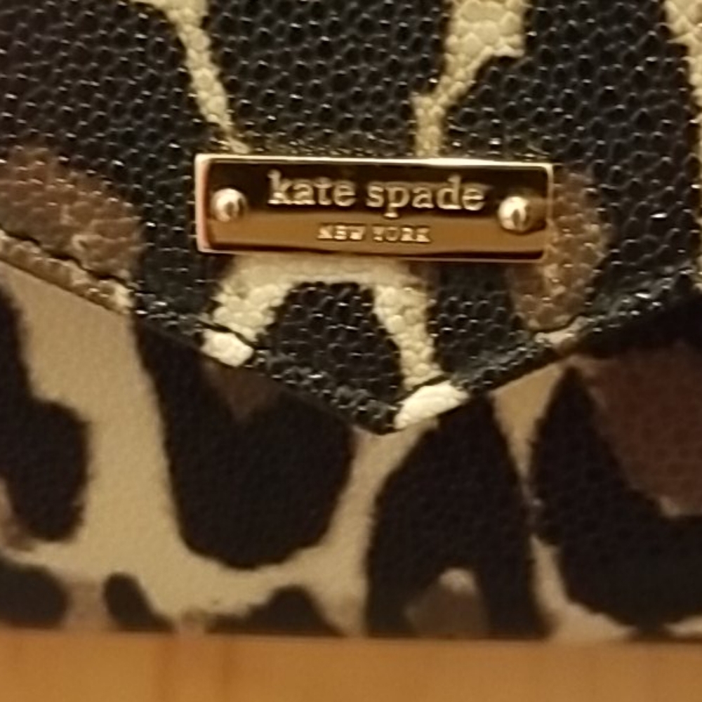 Kate Spade Crossbody 🐆 - Picture 3 of 5